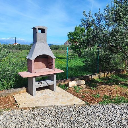 'Olive Grove' Camping House-Near The Beach Divulje Buitenkant foto
