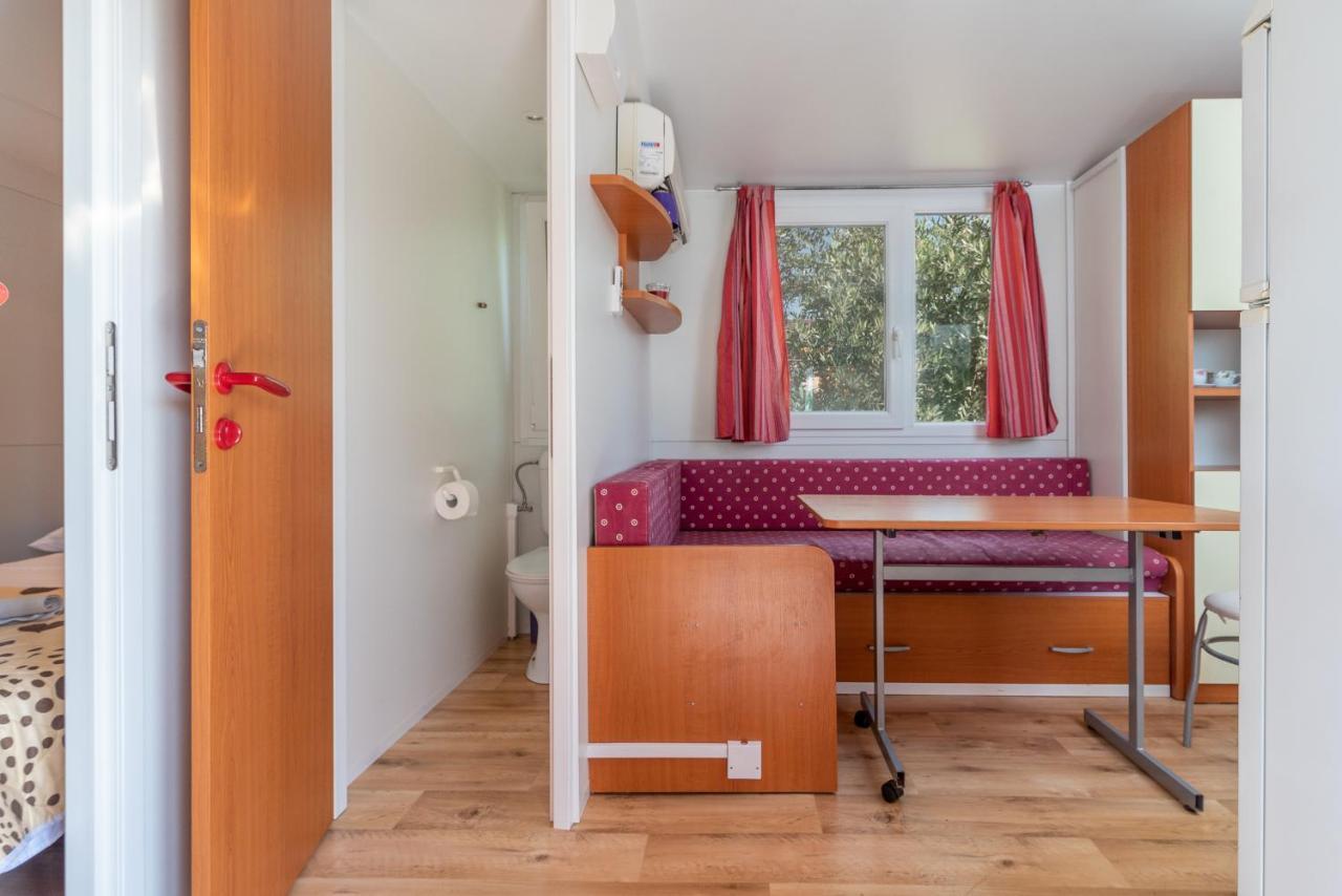 'Olive Grove' Camping House-Near The Beach Divulje Buitenkant foto