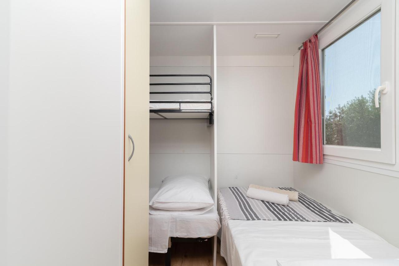 'Olive Grove' Camping House-Near The Beach Divulje Buitenkant foto