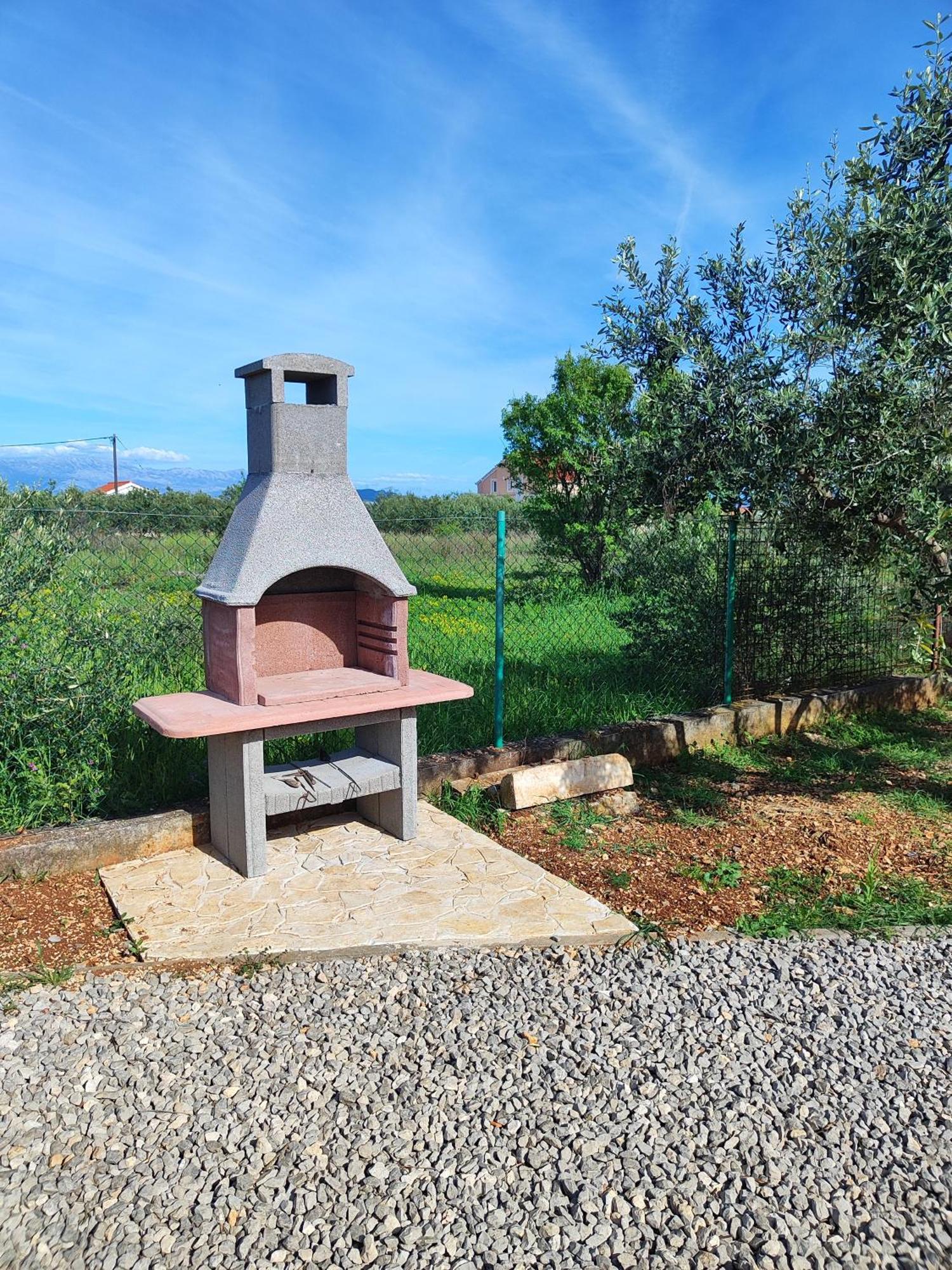 'Olive Grove' Camping House-Near The Beach Divulje Buitenkant foto
